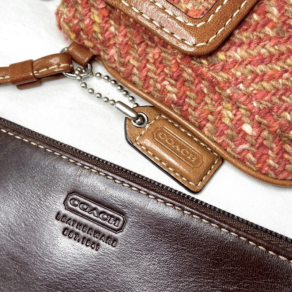Coach 2 Scary Herringbone Hampton F40792 Wool Tweed Leather & Leather Wristlet - Picture 9 of 16